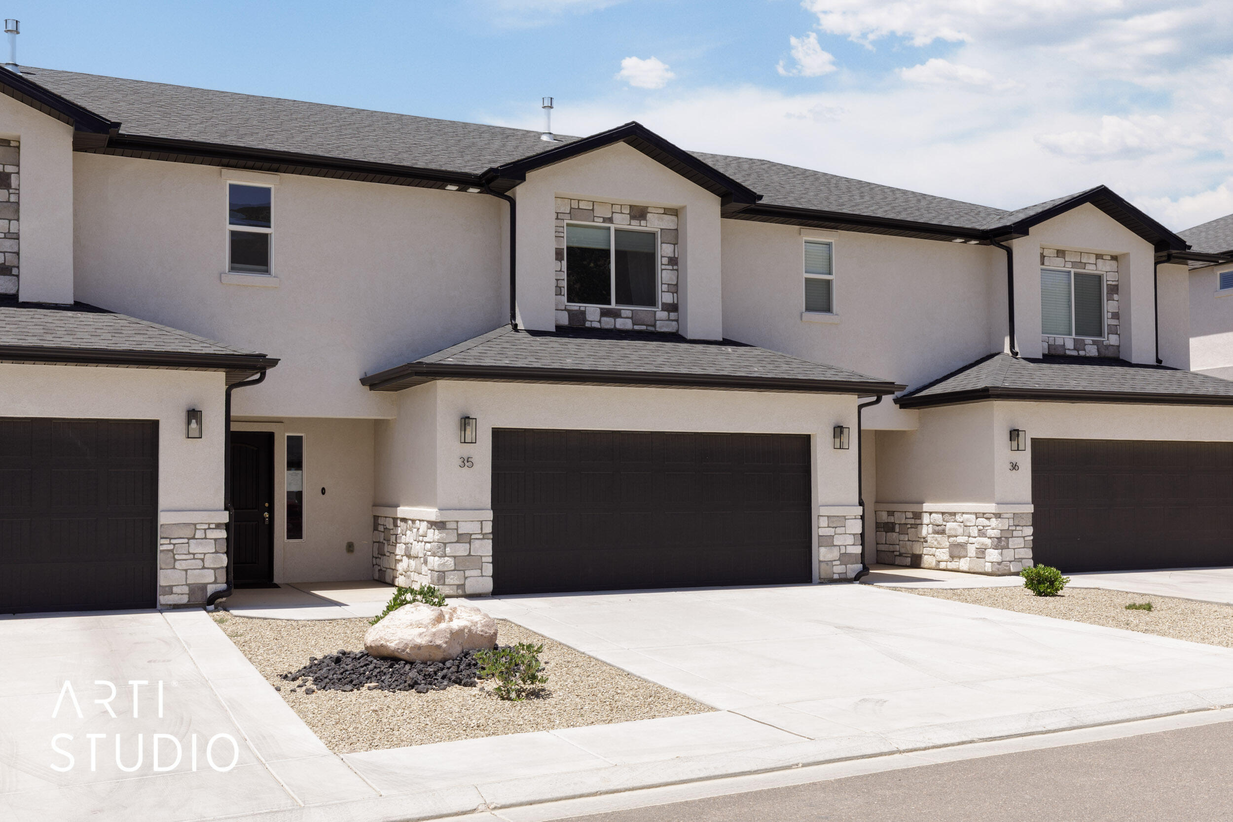 Property Photo: 668 E Fiddlers Cove Dr #35 UT 84721
