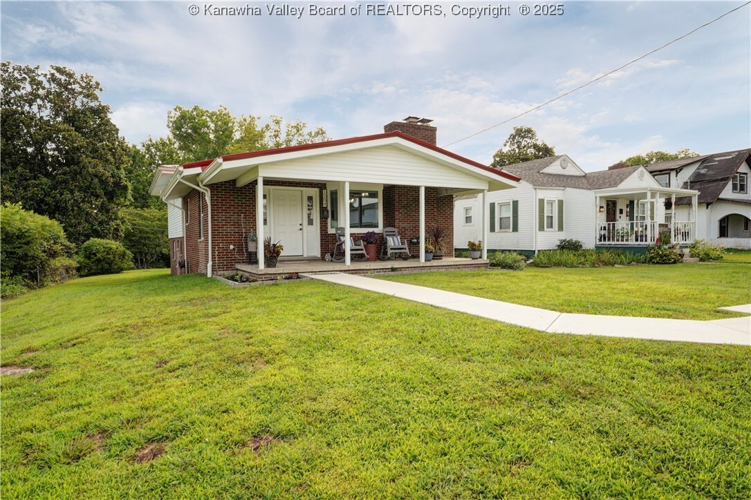 Property Photo: 1204 Highland Drive WV 25177