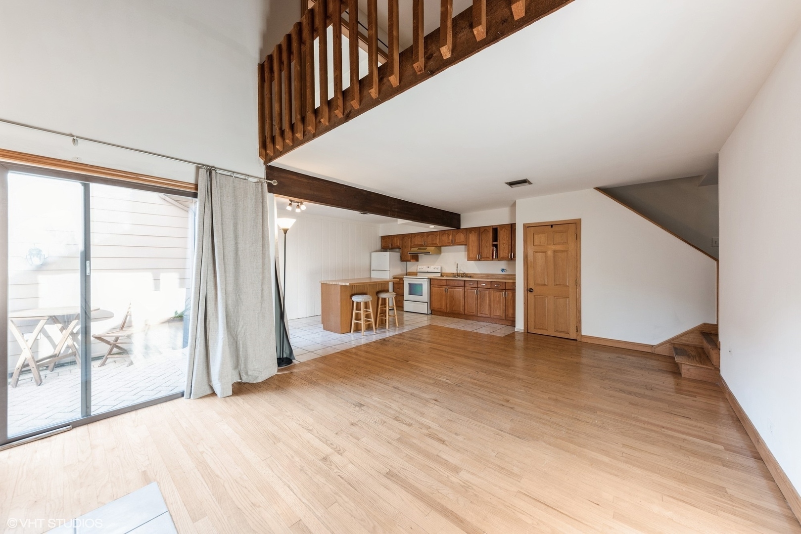 Property Photo: 3341 Beacon Street 32 IL 60064