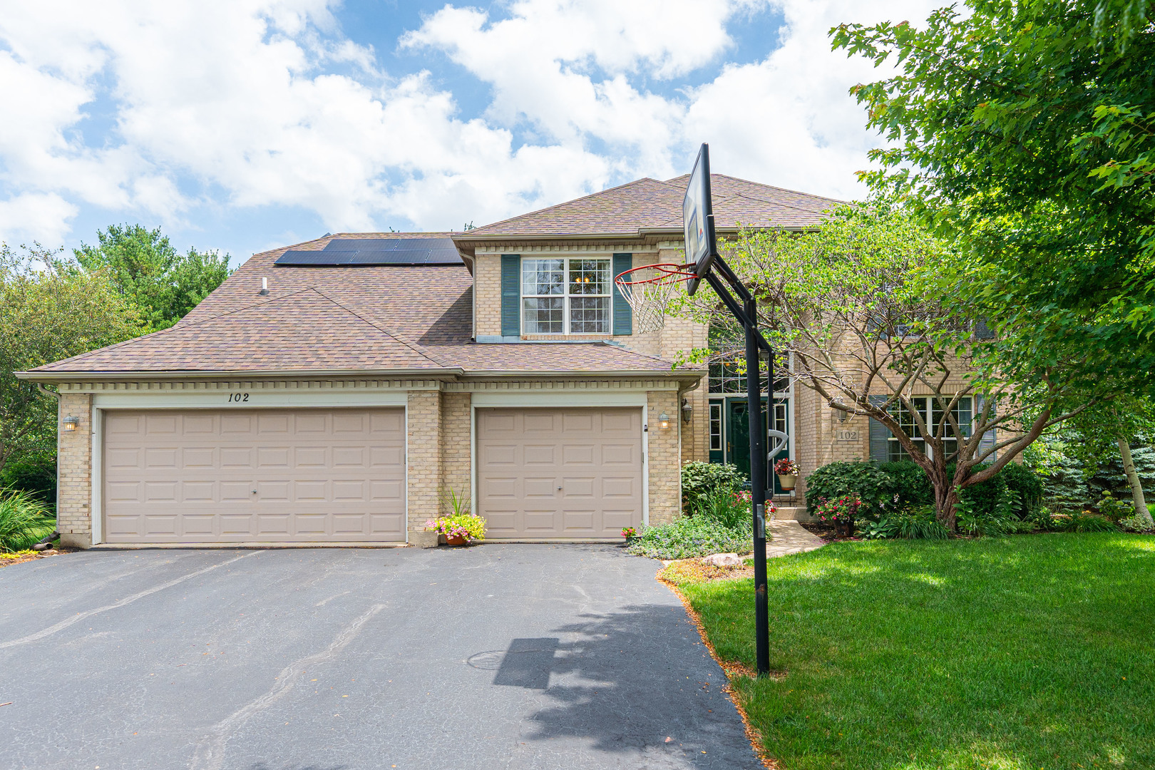 Property Photo:  102 Quinlan Avenue  IL 60115 