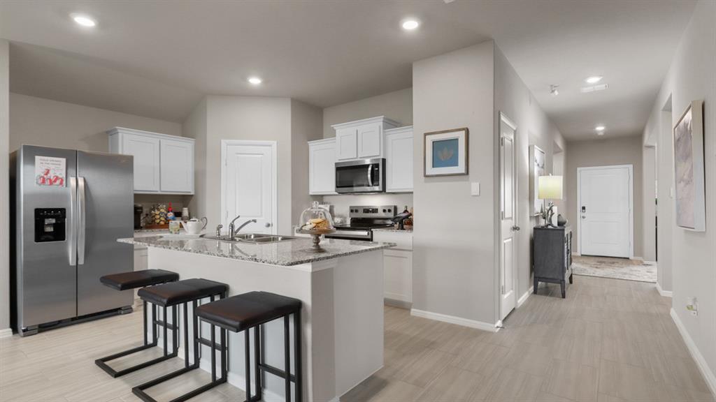 Property Photo: 528 Arroyo Drive TX 76033
