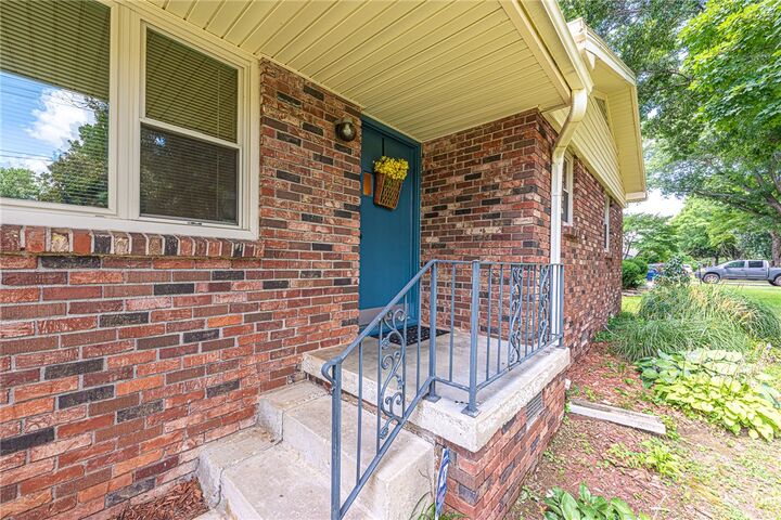 Property Photo: 1501 E Stubblefield Road AR 72703