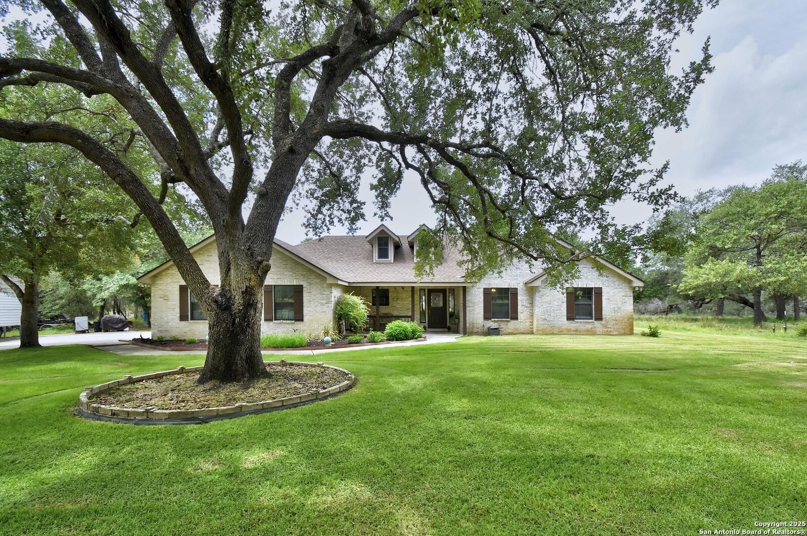 Property Photo:  1810 Burr Oak  TX 78101 