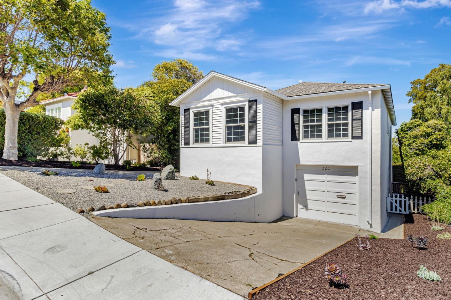 Property Photo: 382 El Paseo CA 94030
