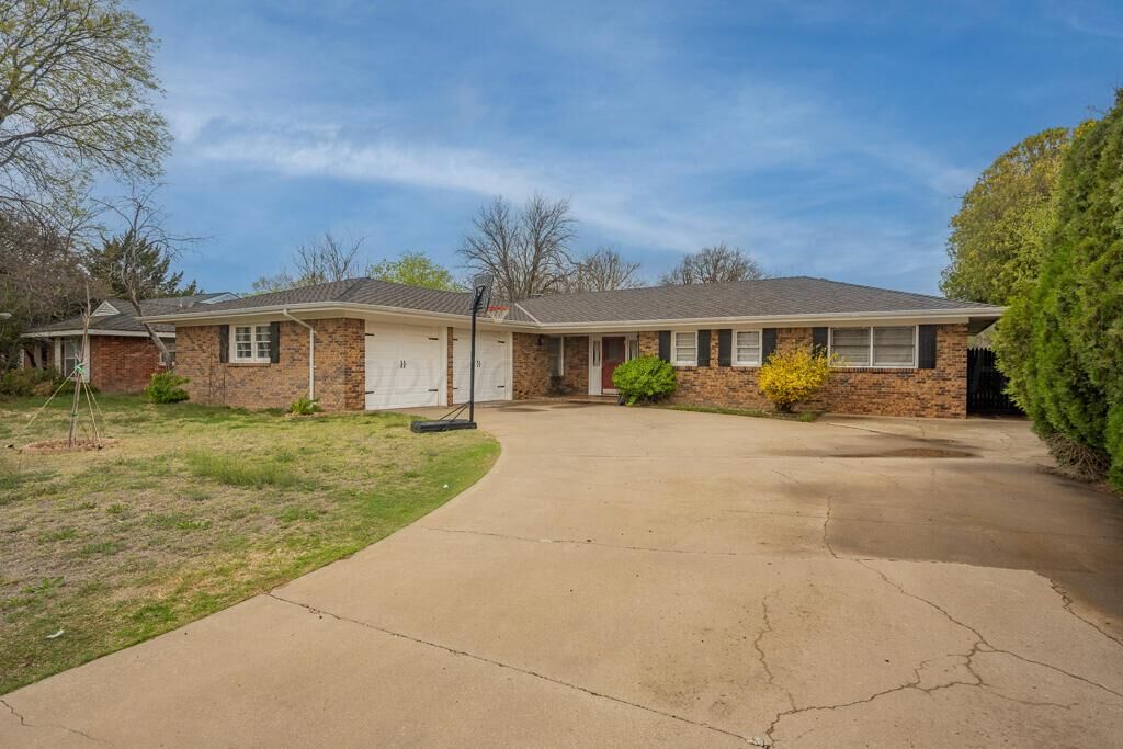 Property Photo:  2605 10th Avenue  TX 79015-5405 