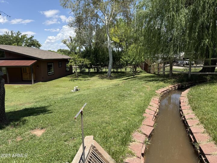 Property Photo:  984 E Alvey Lane  AZ 86325 