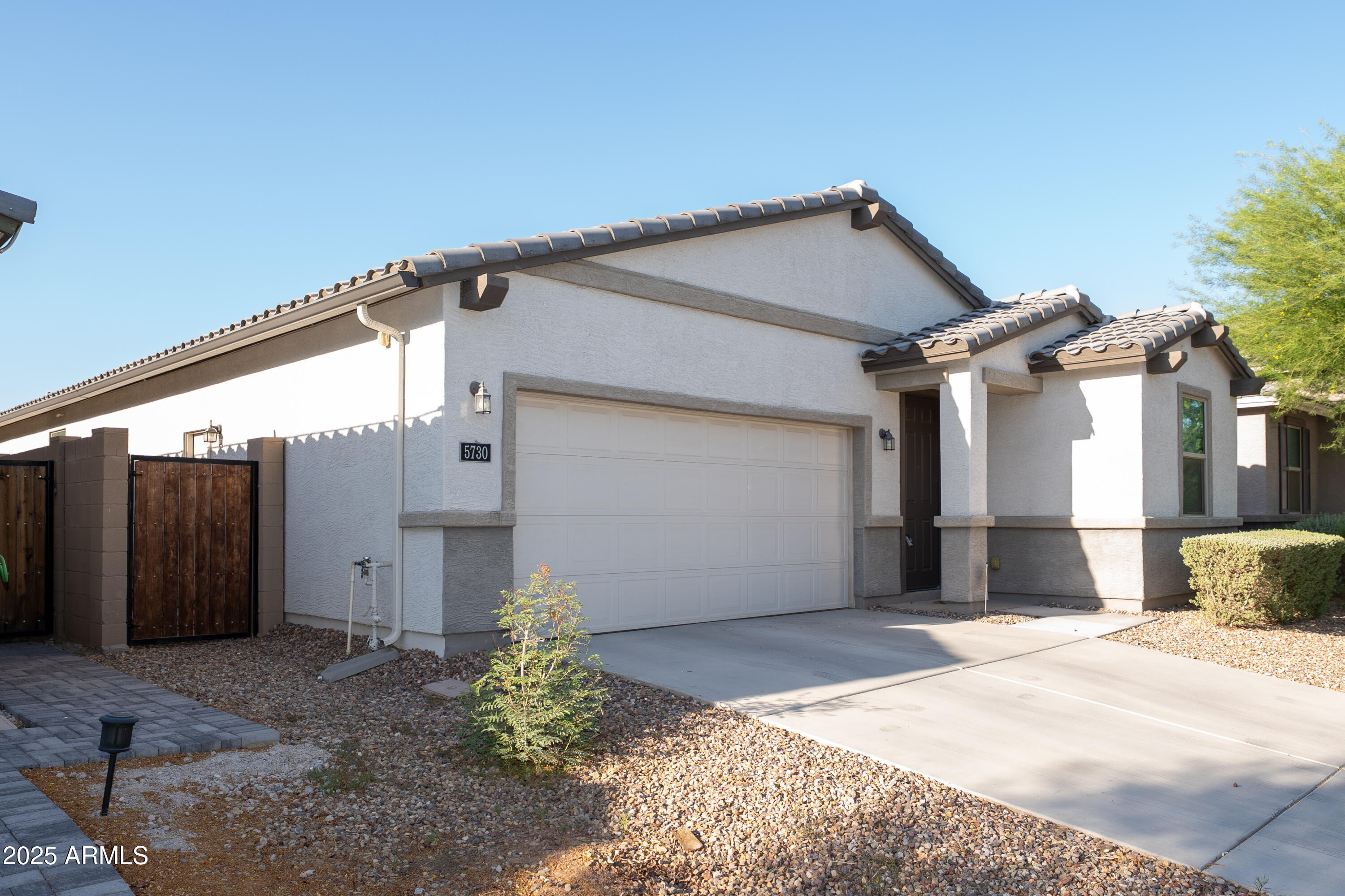 Property Photo: 5730 W Odeum Lane AZ 85043