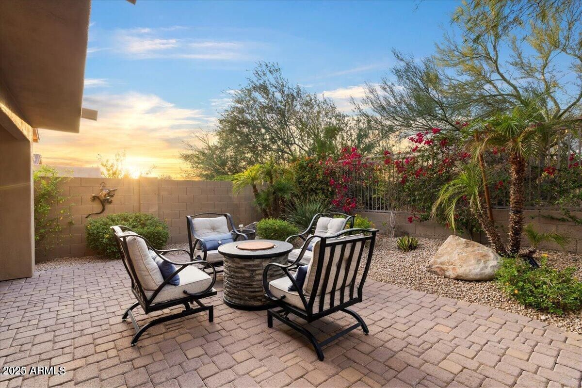 Property Photo: 10392 E Penstamin Drive AZ 85255