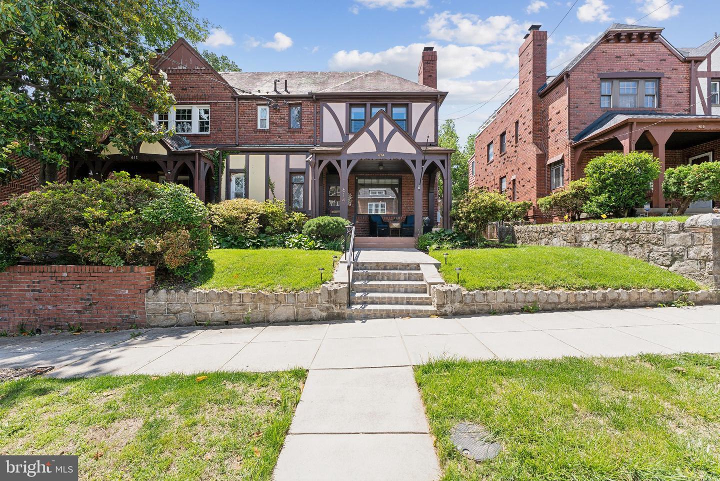 Property Photo:  614 Oneida Place NW  DC 20011 