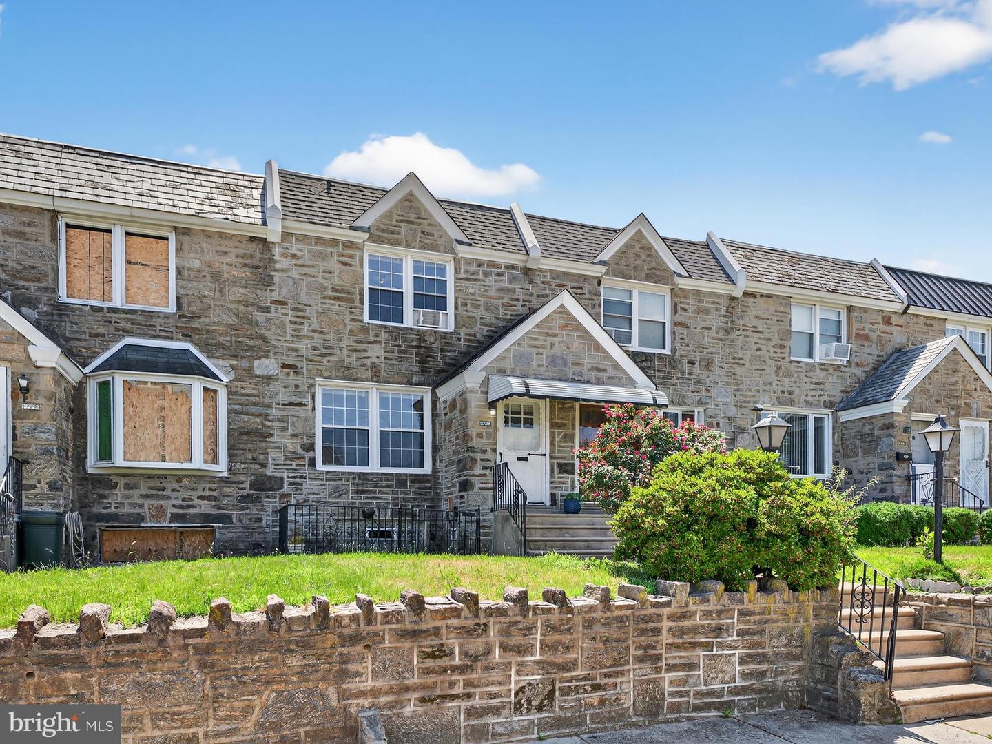 Property Photo: 2720 Unruh Avenue PA 19149
