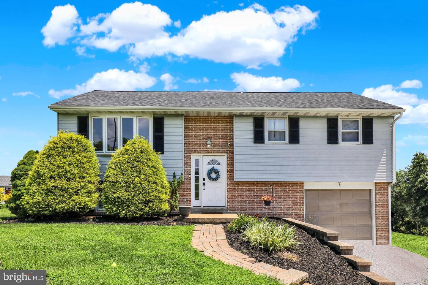 73 Sleepy Hollow Road  Lititz PA 17543 photo