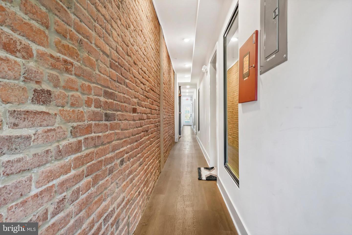 Property Photo:  256 15th Street SE 1  DC 20003 