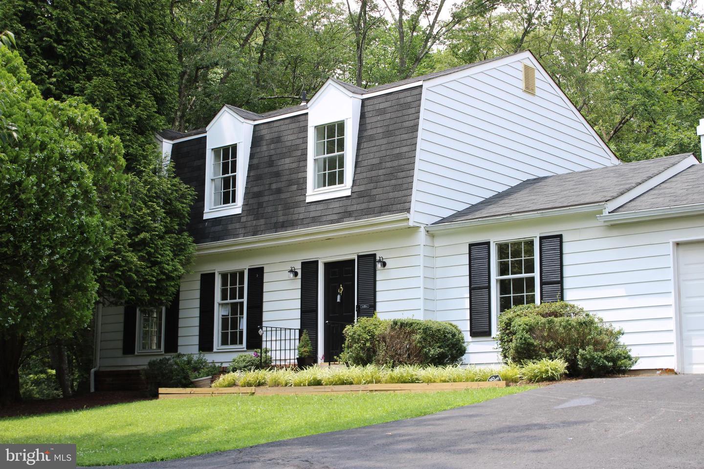 Property Photo: 1802 Cranberry Lane VA 20191