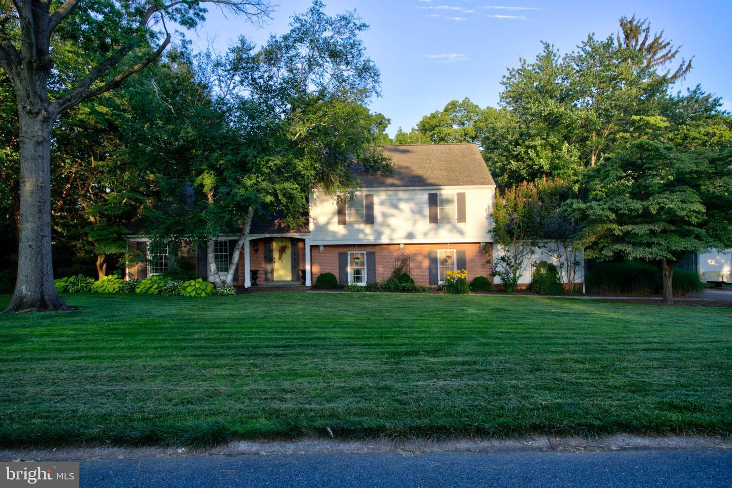 1354 Country Club Drive  Lancaster PA 17601 photo