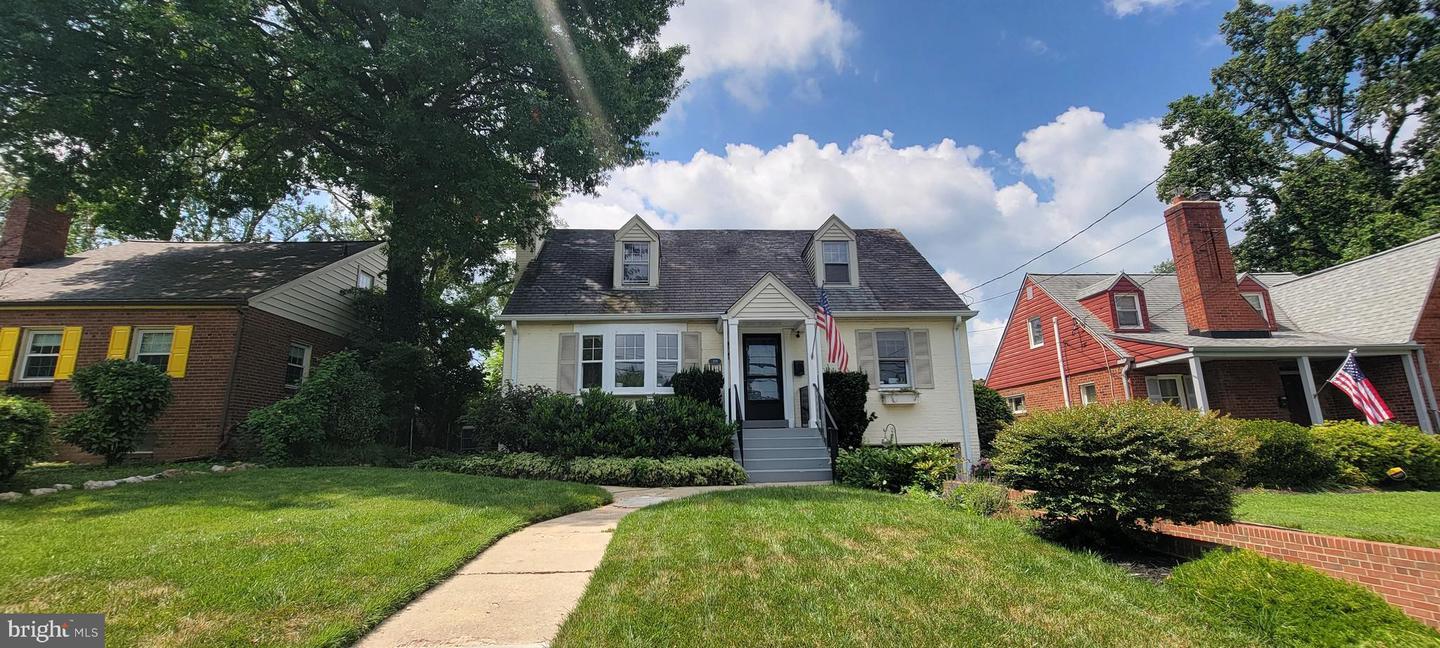 Property Photo:  309 Timberwood Avenue  MD 20901 