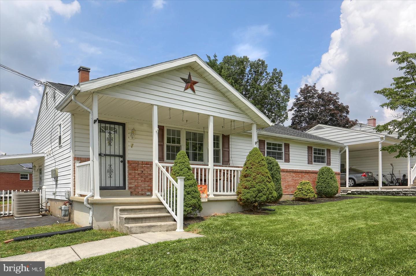 Property Photo:  7 Stephen Road  PA 17011 
