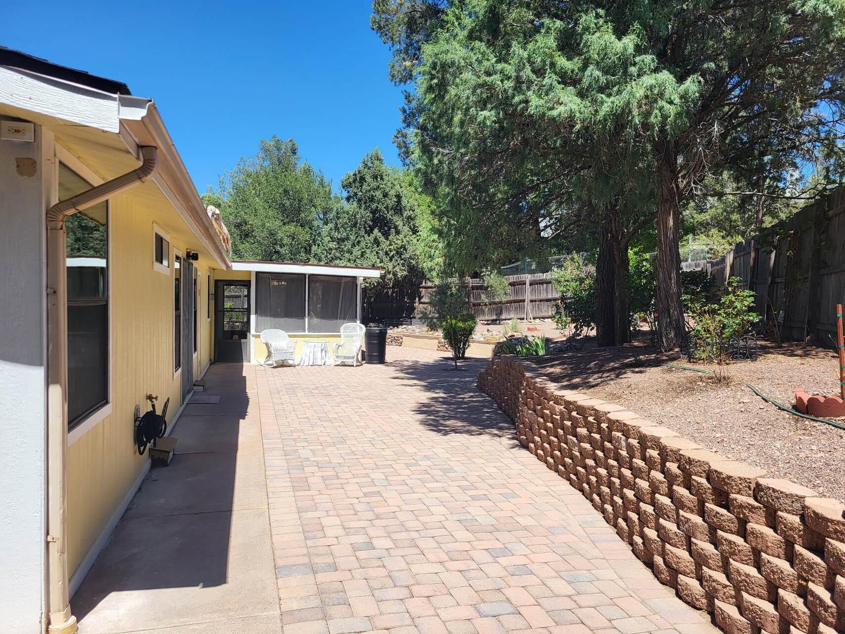 Property Photo: 213 N Whiting Cir AZ 85541