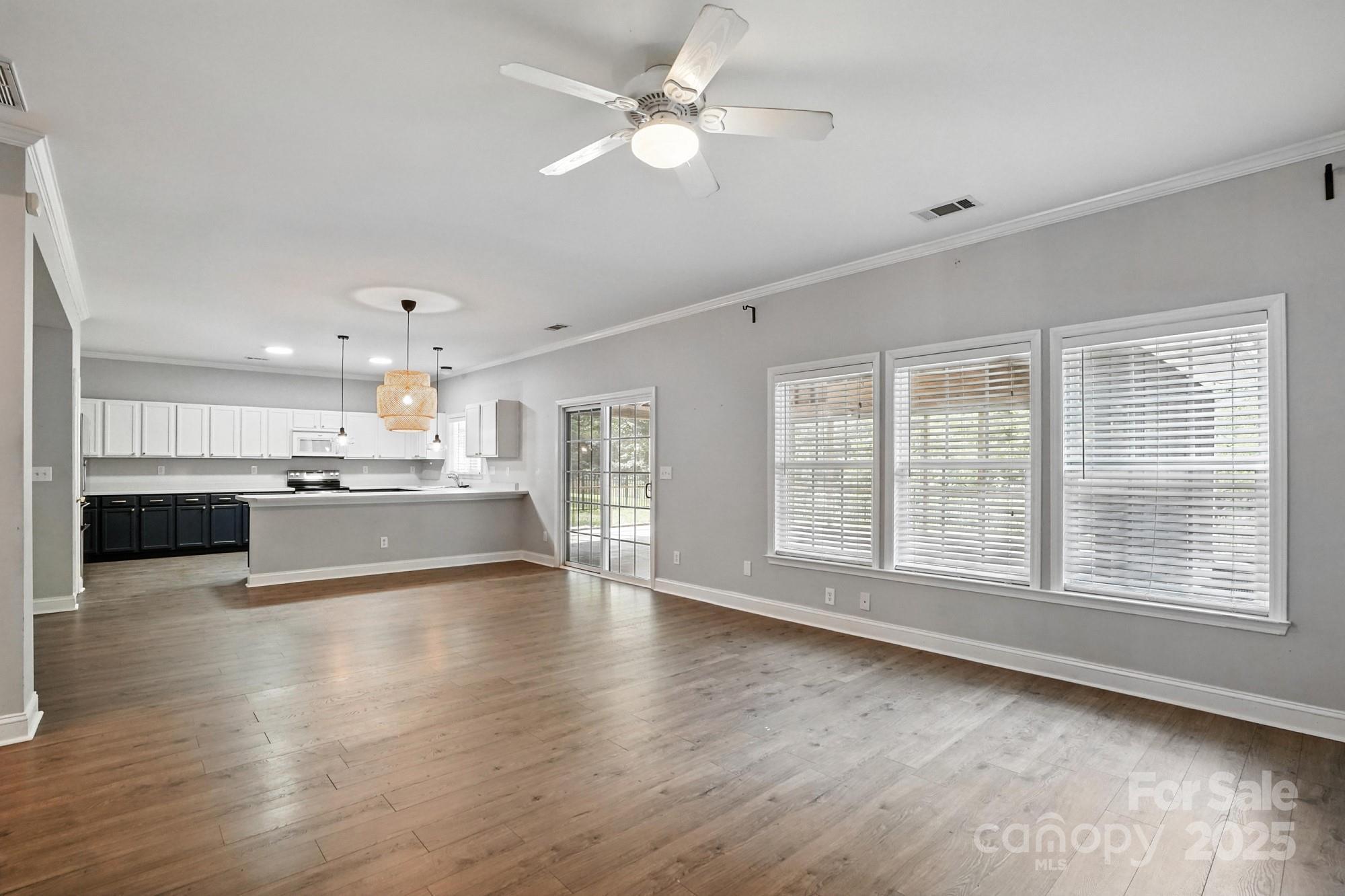 Property Photo: 9139 Seamill Road NC 28278