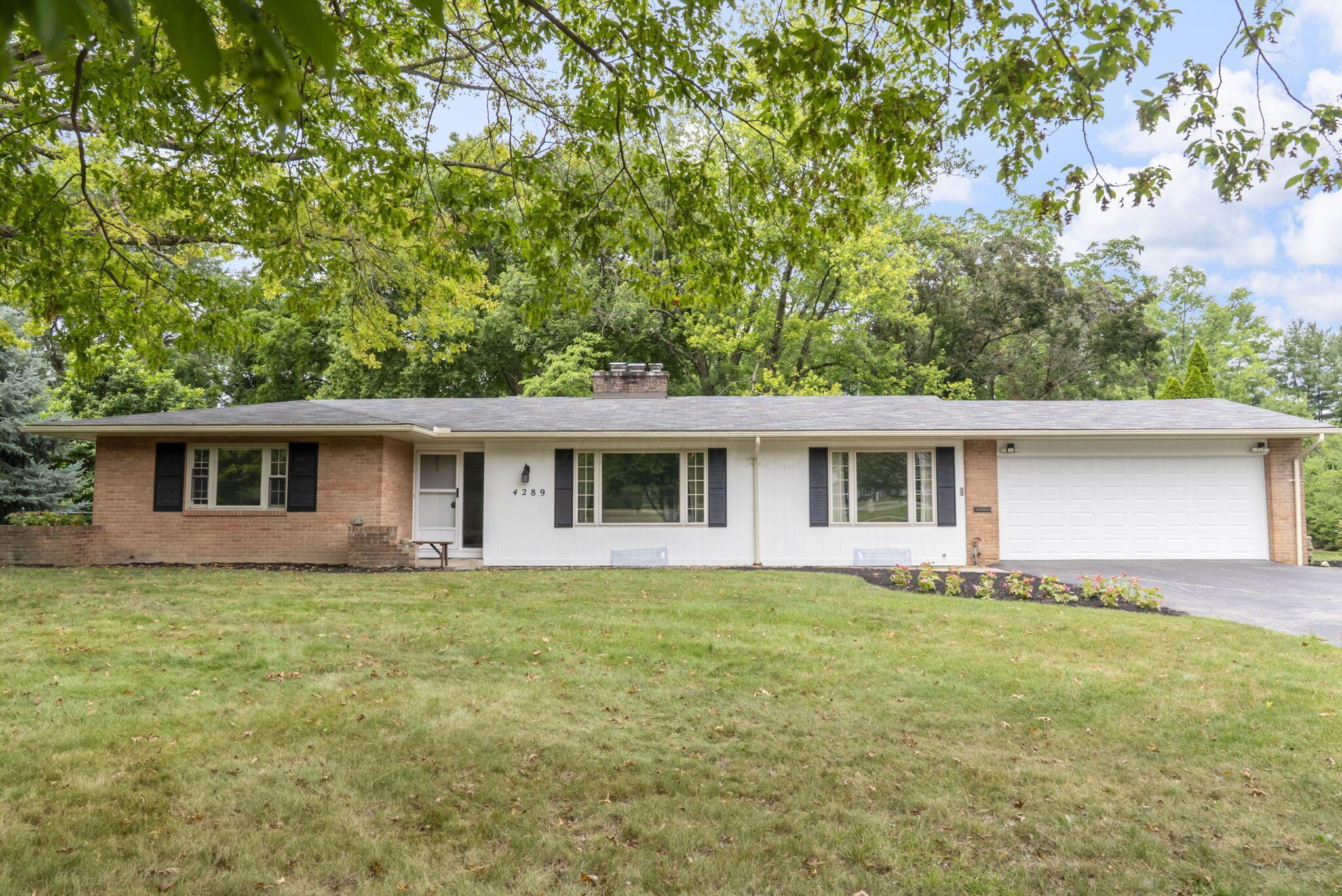 Property Photo: 4289 Shelbourne Lane OH 43220