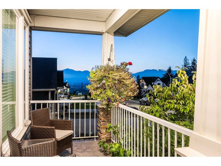 Property Photo:  50250 Sienna Avenue  BC V4Z 0C4 