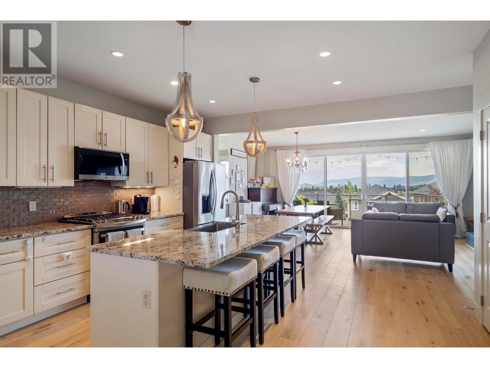 Property Photo: 1174 Bergamot Avenue BC V1W 5K5