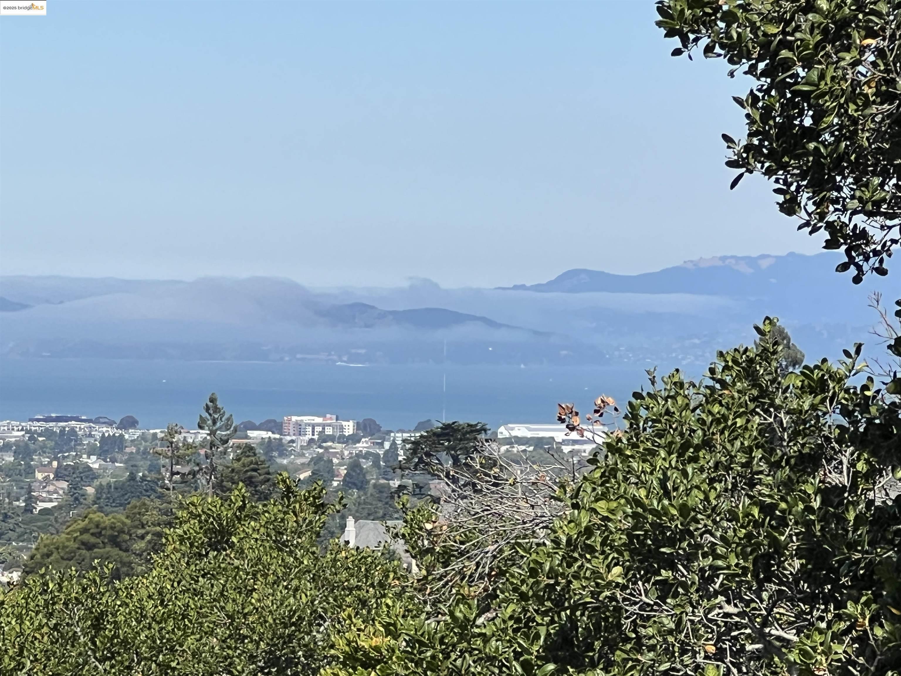 Property Photo: 82 Wilding Ln CA 94611