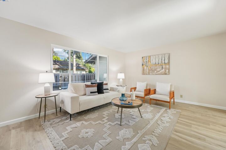 Property Photo: 470 Rego Cmn CA 94536