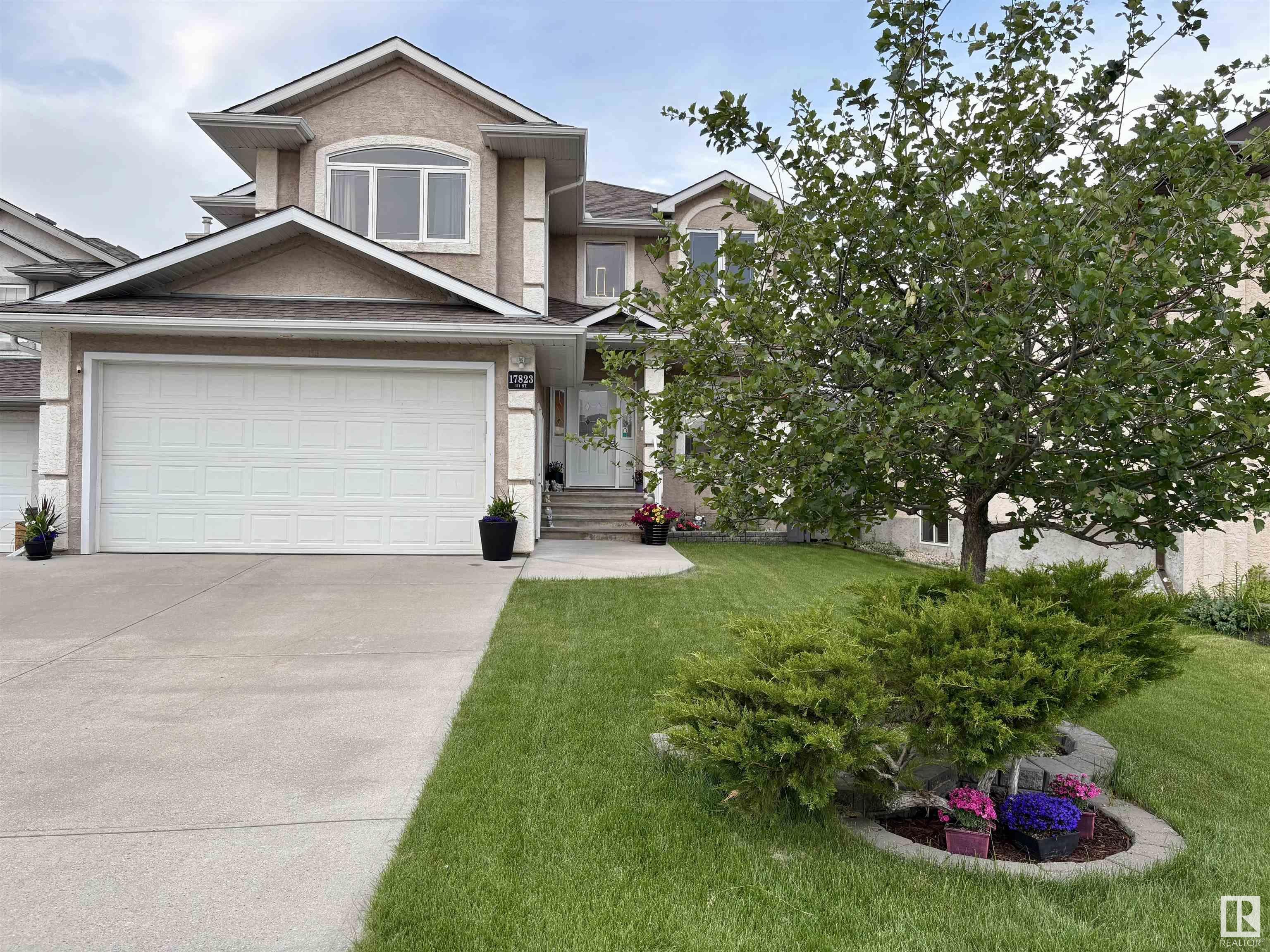Photo de la propriété:  17823 111 Street NW  AB T5X 6J3 