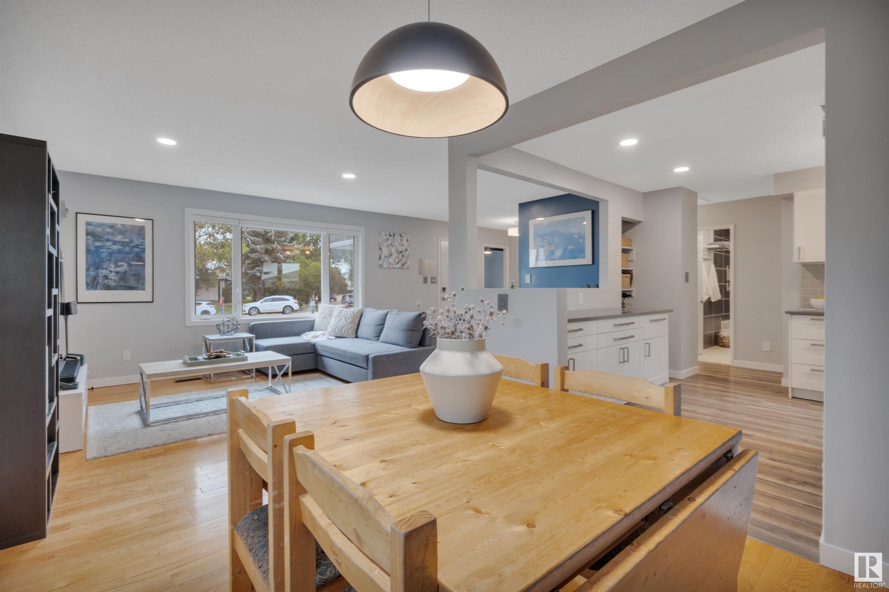 Property Photo:  26A Rosewood Drive  AB T8A 2H3 