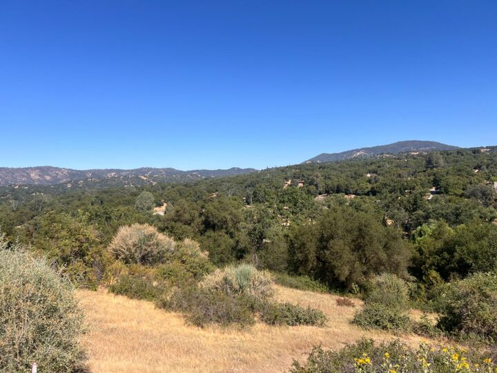 Property Photo:  16 Lulniu Lane  CA 93601 