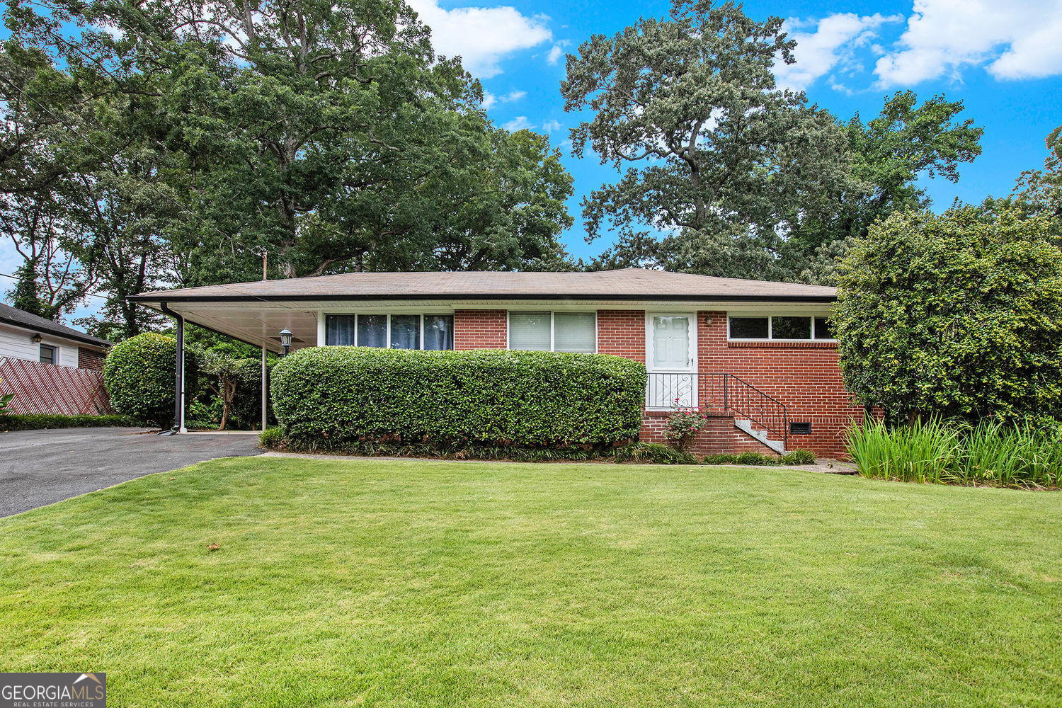 Property Photo:  243 Indian Trail  GA 30068 
