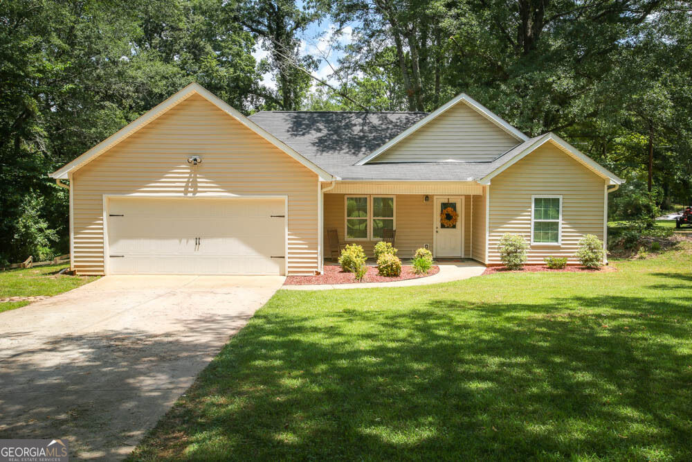 Property Photo: 88 N Jones Street GA 30116