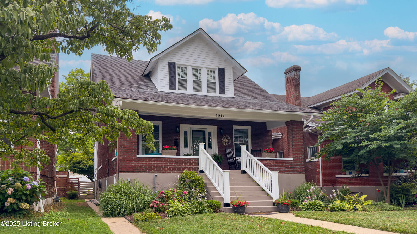 Property Photo:  1910 Alfresco Pl  KY 40205 