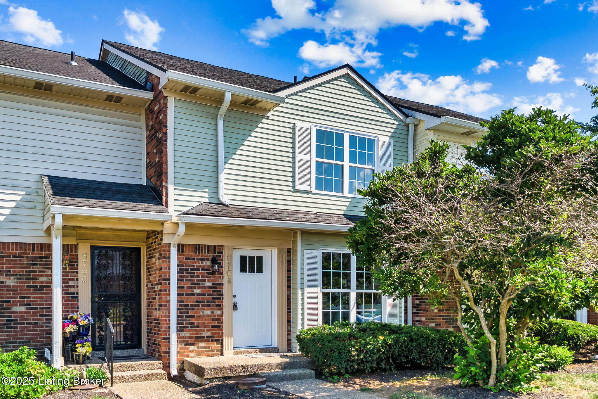 Property Photo: 8704 Best Ct KY 40242