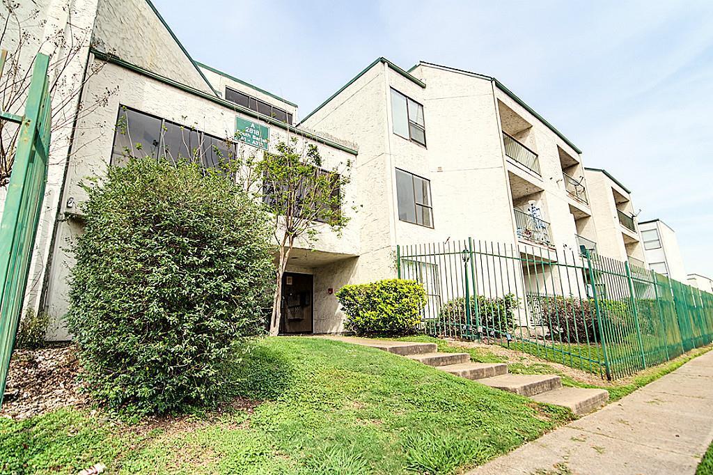 Property Photo: 2818 S Bartell Drive 312 TX 77054