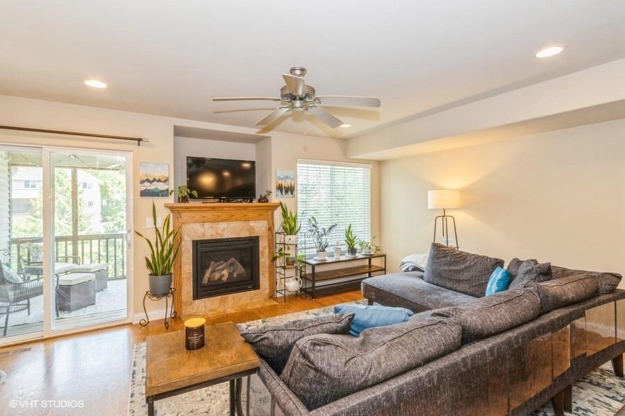 Property Photo: 208 Broadmoor Ln IA 52245