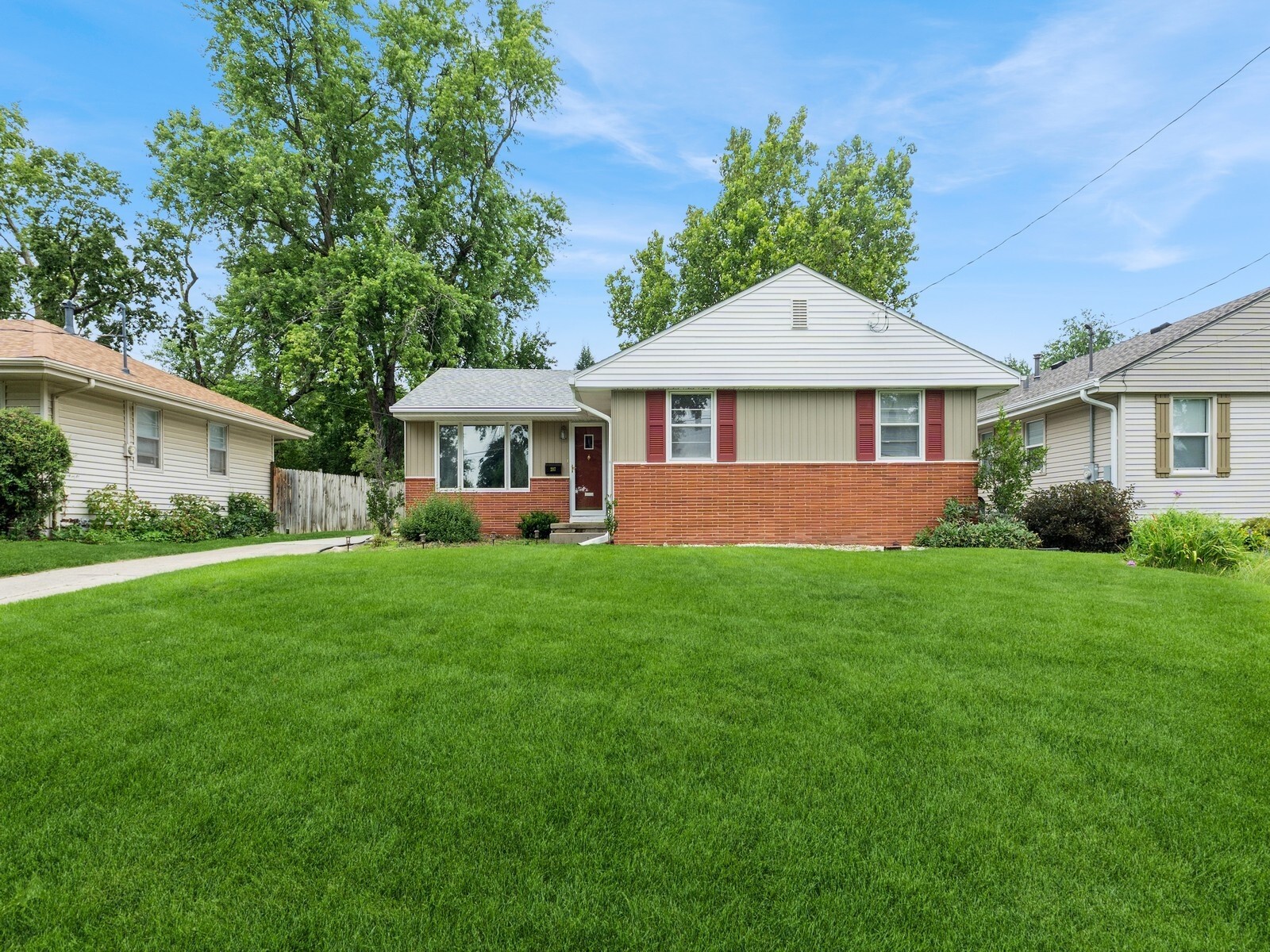 Property Photo: 2117 Prospect Avenue IA 50265