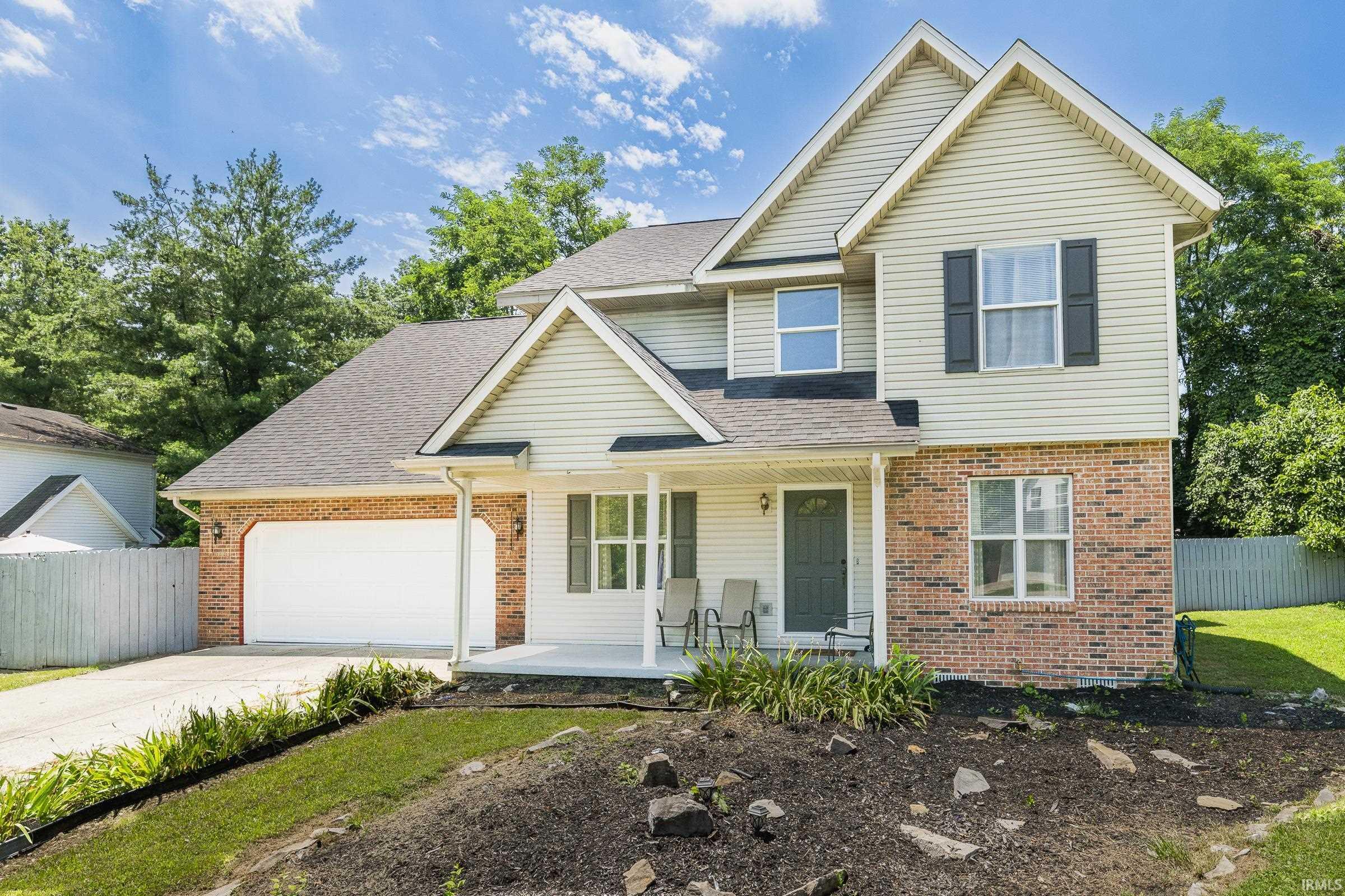 Property Photo:  1005 E Erin Court  IN 47401 