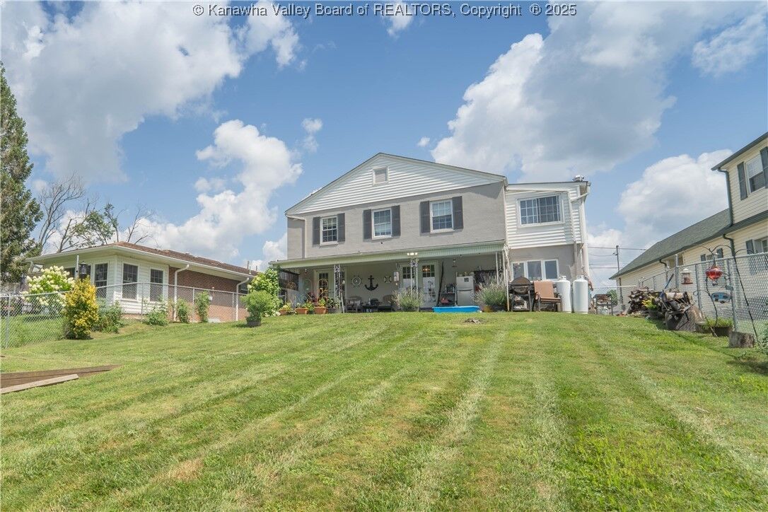 Property Photo:  1324 Kanawha Avenue  WV 25064 