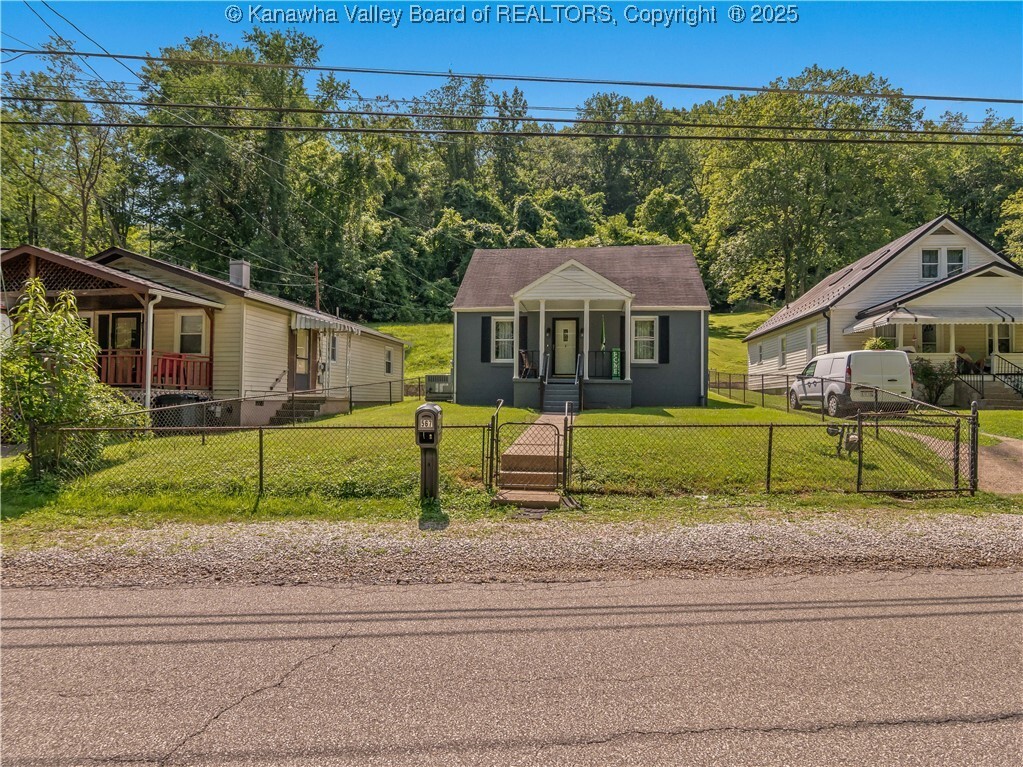 Property Photo: 567 Garrison Avenue WV 25302