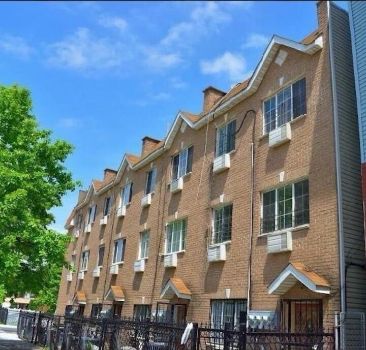 Property Photo:  1236 Prospect Avenue 1A  NY 10459 
