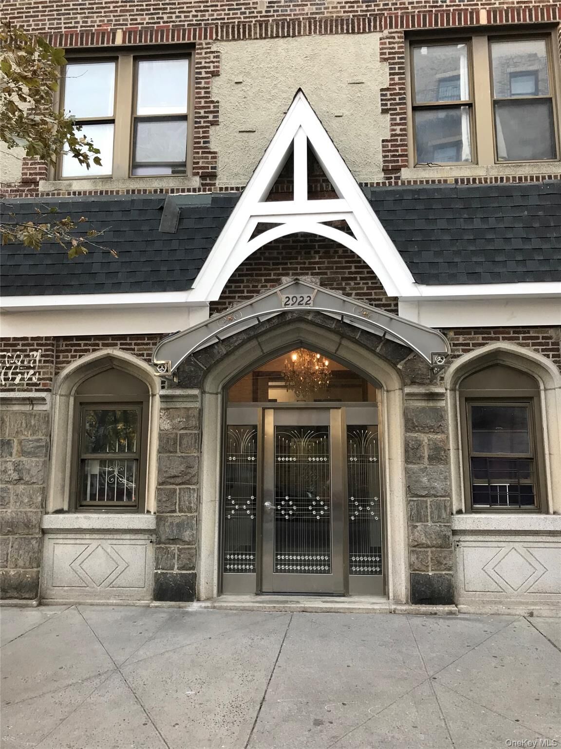 Property Photo:  2922 Barnes Ave 3A  NY 10467 