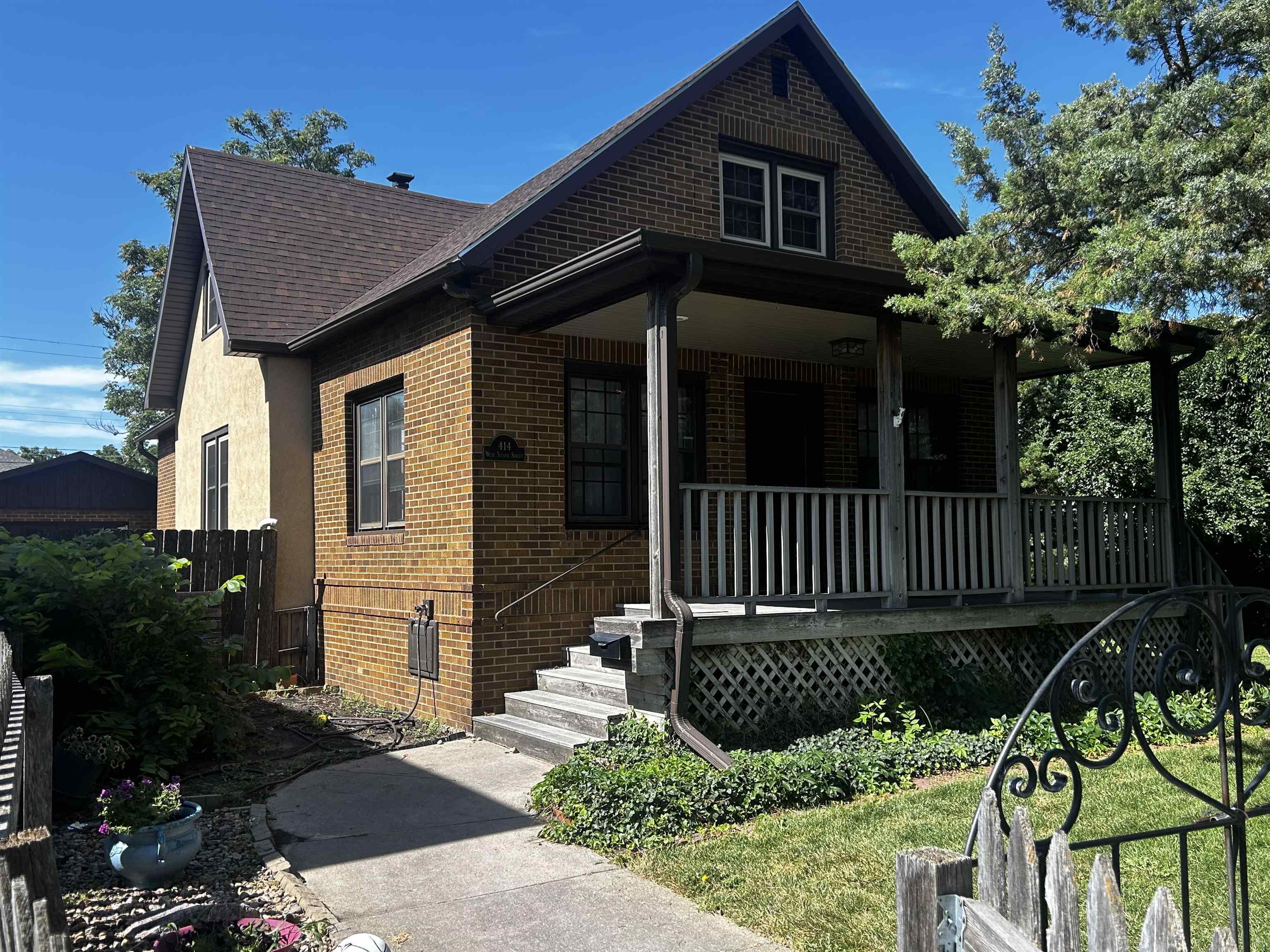 Property Photo:  414 W 2nd  NE 69101 