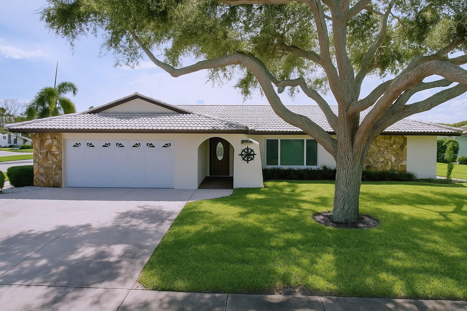 Property Photo:  11141 Carla Drive  FL 33774 