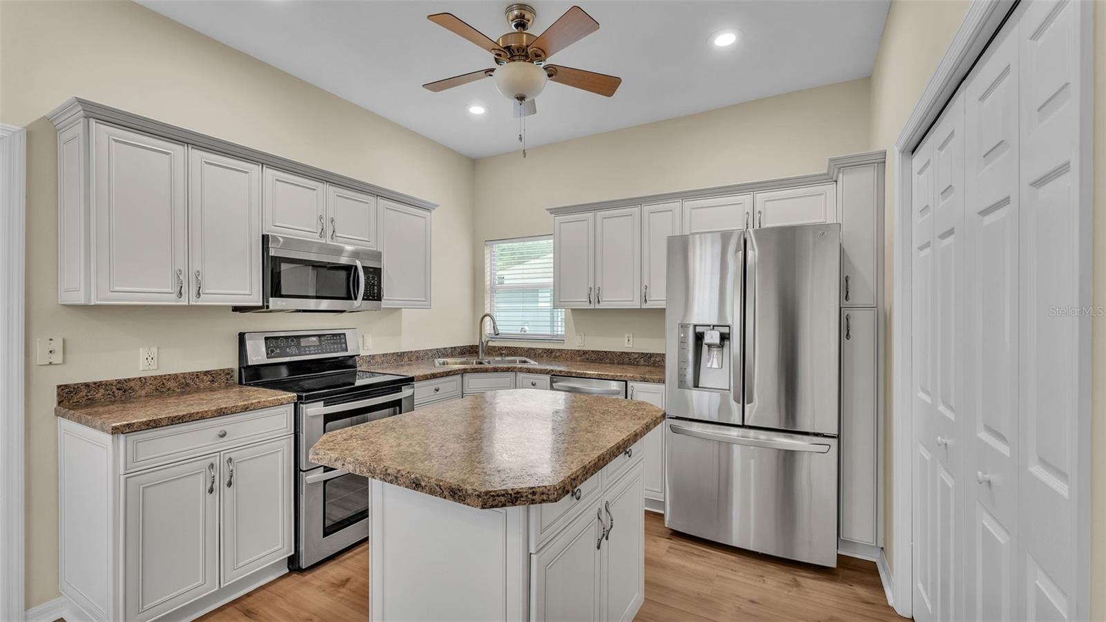 Property Photo:  4445 Pebble Pointe Drive  FL 33813 