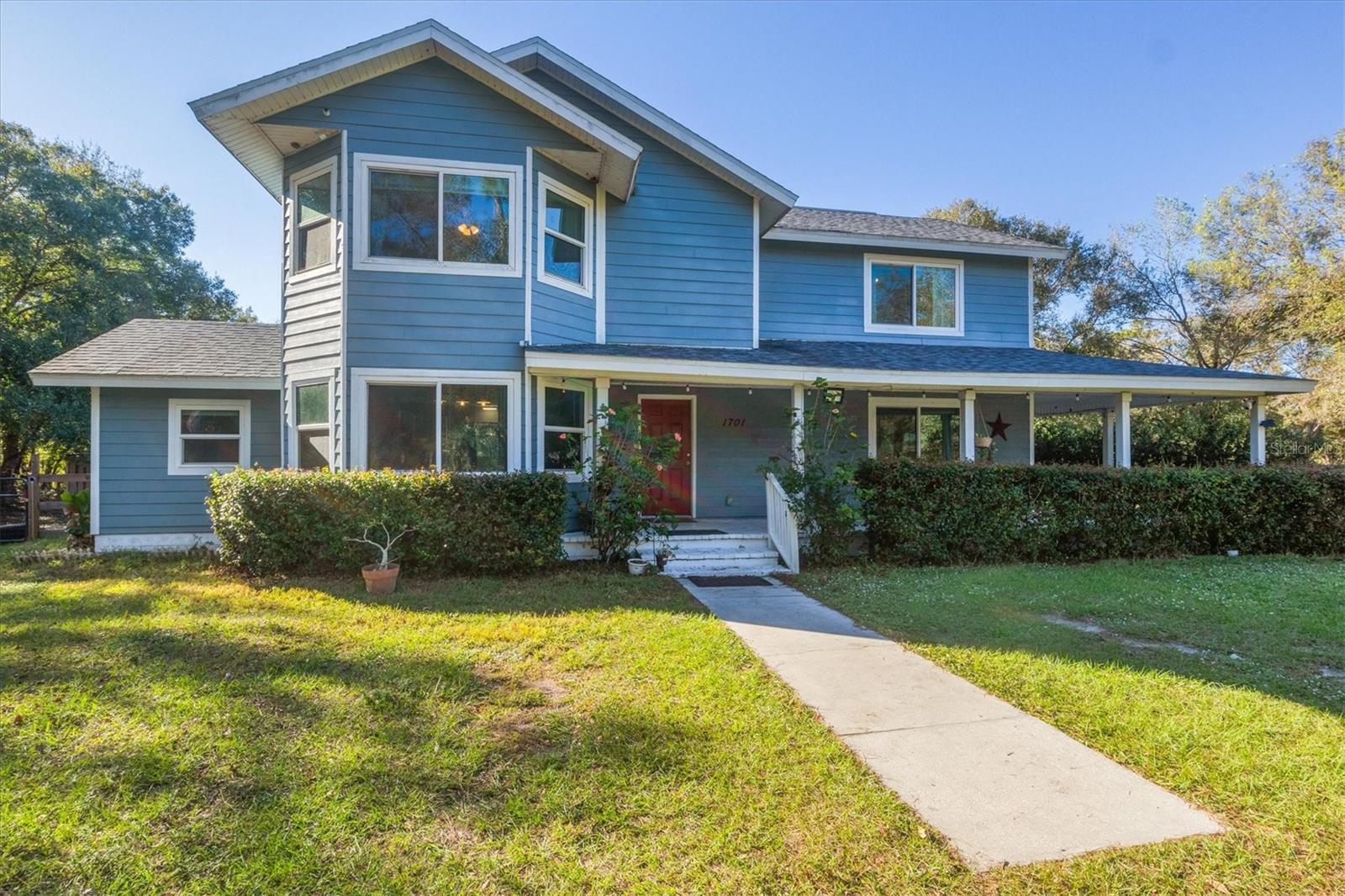 Property Photo: 1701 SE Walston Avenue FL 34266