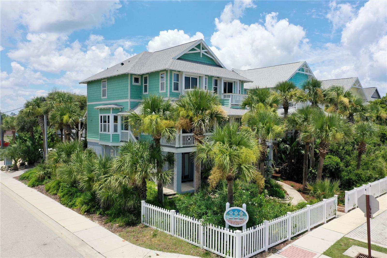 Property Photo:  612 S Central Avenue  FL 32136 