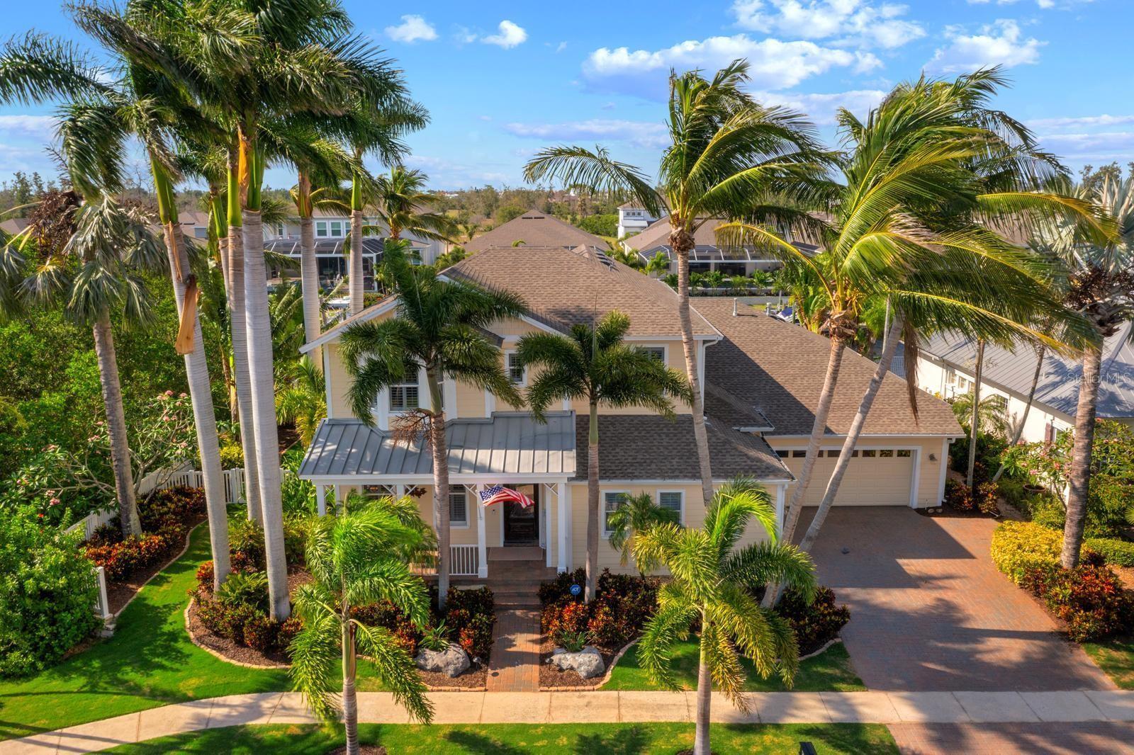 Property Photo: 703 Islebay Drive FL 33572