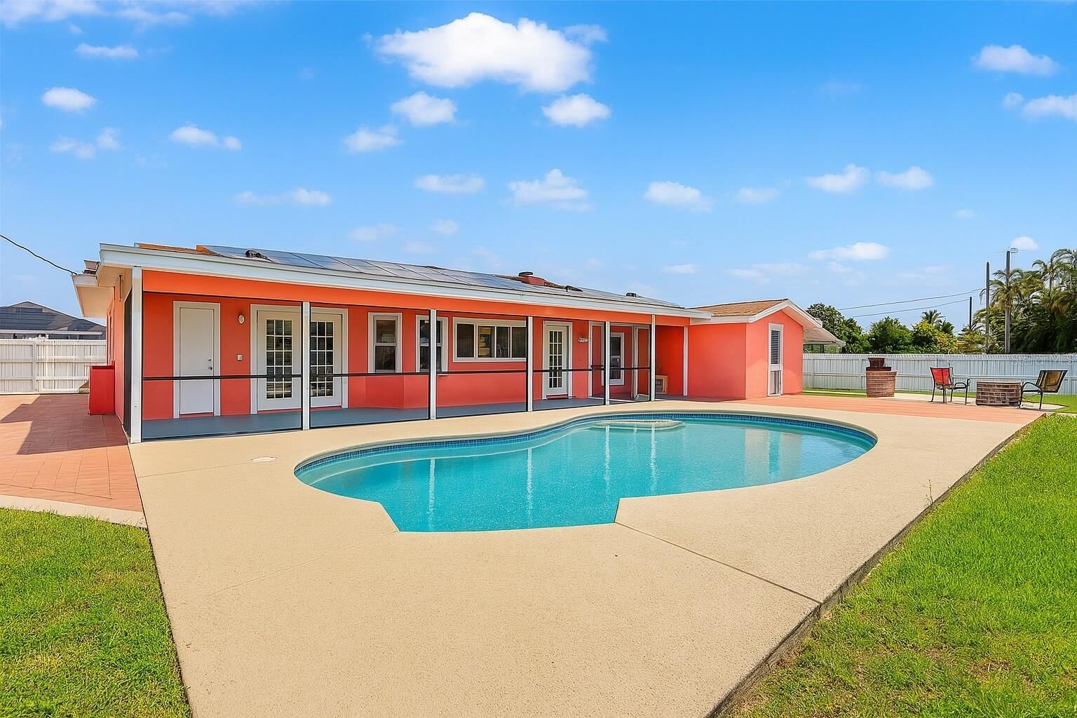 Property Photo: 402 SW Seaflower Terrace FL 34984