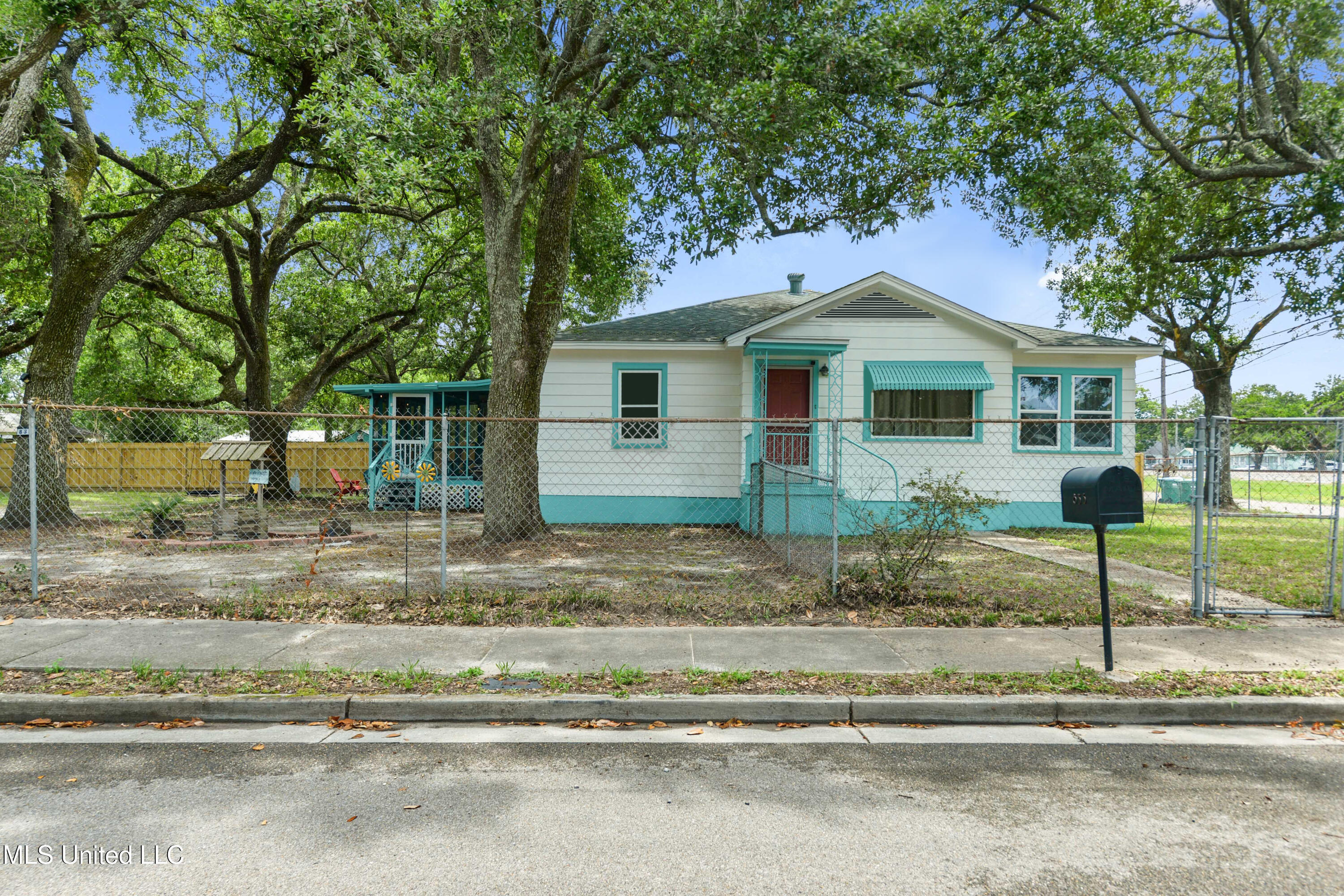 Property Photo: 835 Woodward Avenue MS 39501